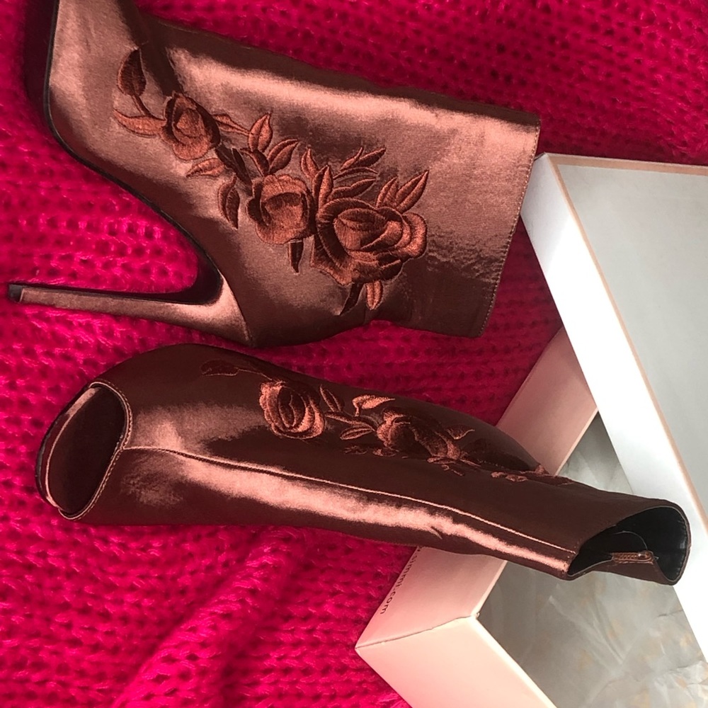 Heels - Picture 3 of 4